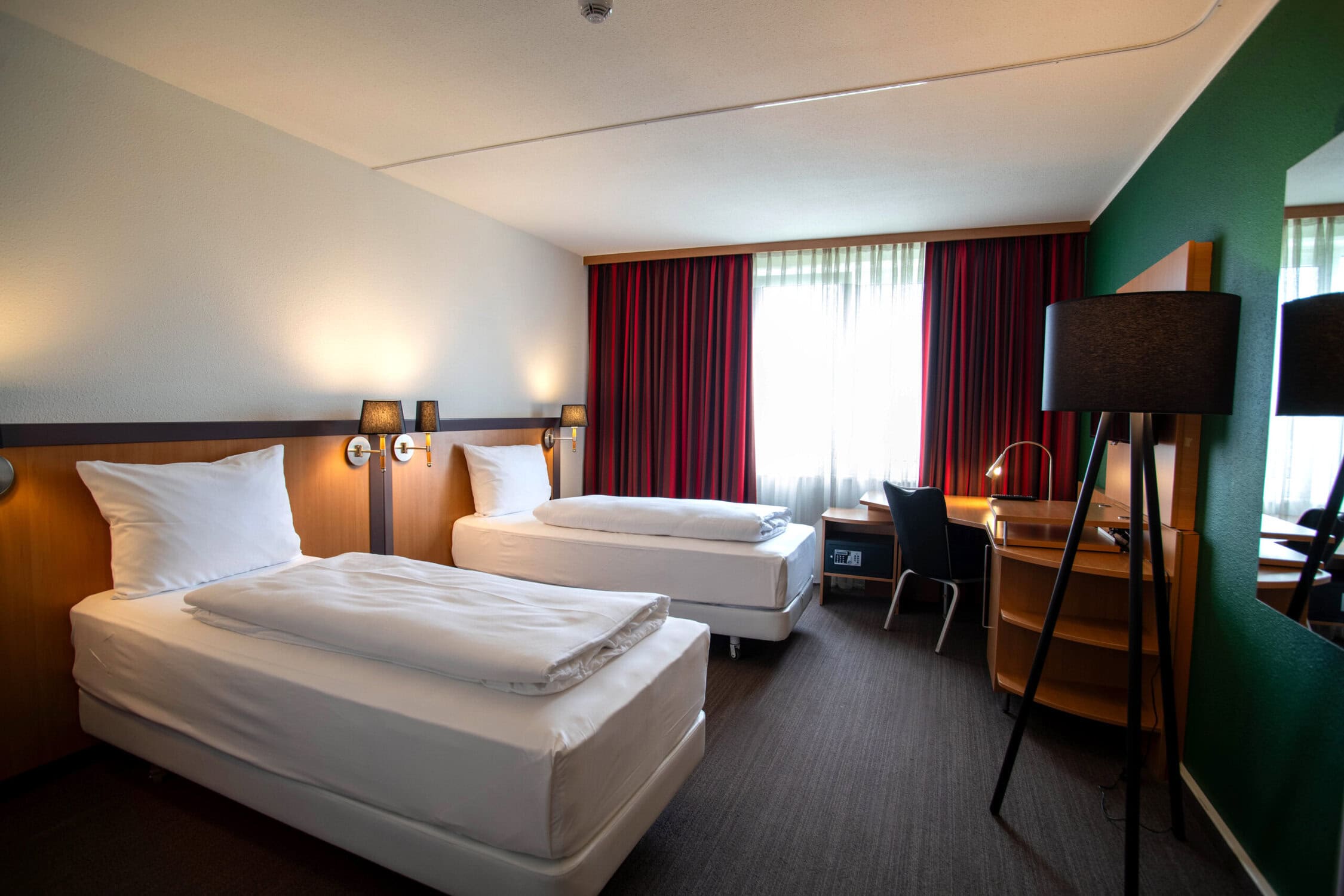 SLEEPBEEONE AIRPORTHOTEL FRANKFURT 8 scaled