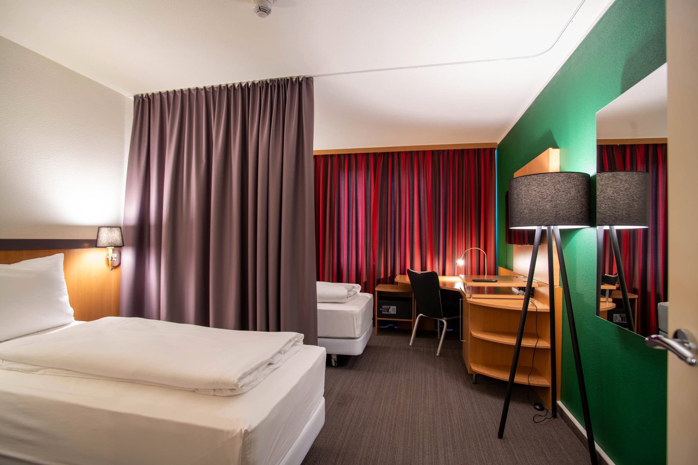 SLEEPBEEONE AIRPORTHOTEL FRANKFURT 9 scaled