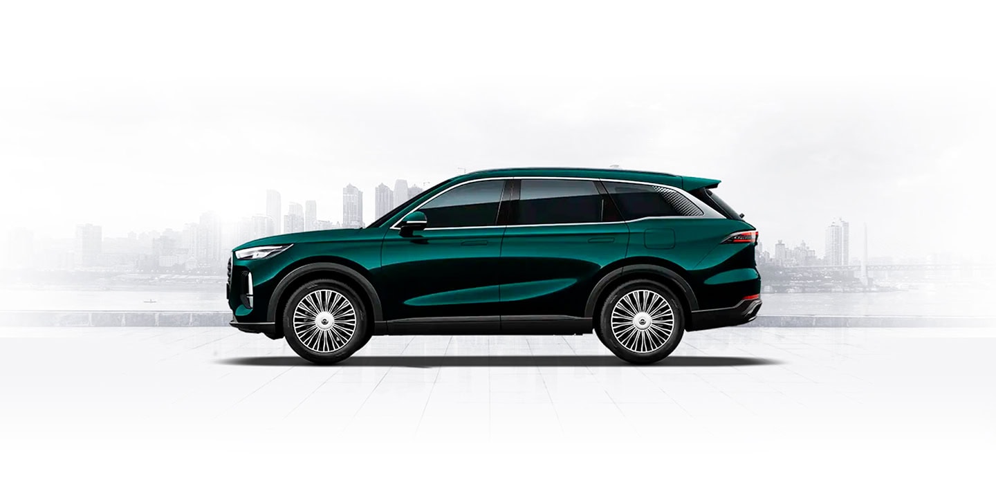 Coche SUV moderno en Salfa Sur Automotriz en Santiago.