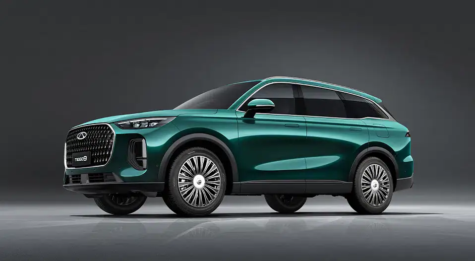 Crossover SUV de Salfa Sur Automotriz en color verde azulado.