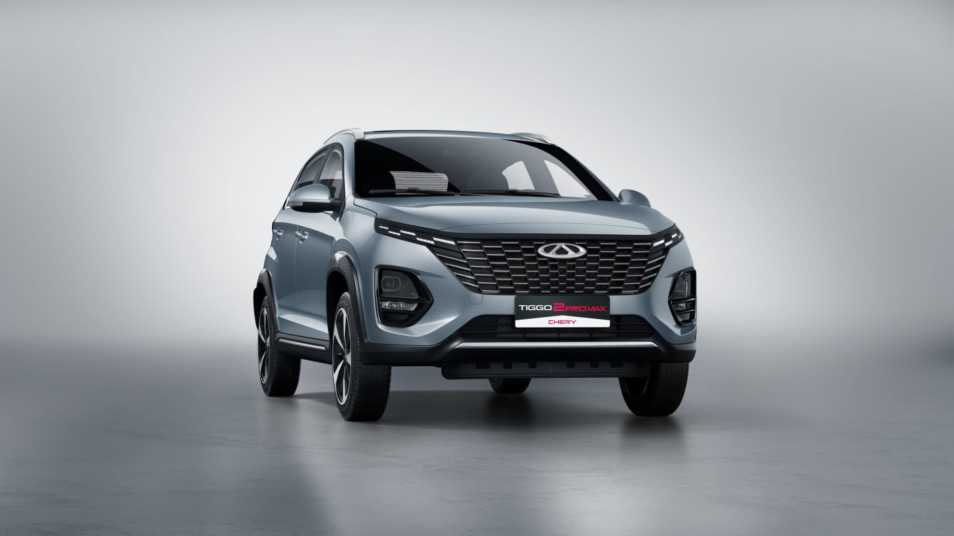 Crossover SUV gris oscuro en exhibición en Salfa Sur Automotriz.