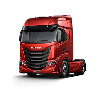 Camión Iveco rojo en Salfa Sur Automotriz.