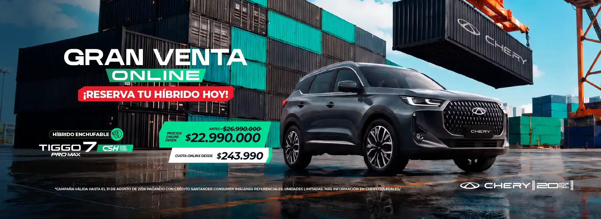 Vehículo Chevrolet en puerto con contenedores de carga.