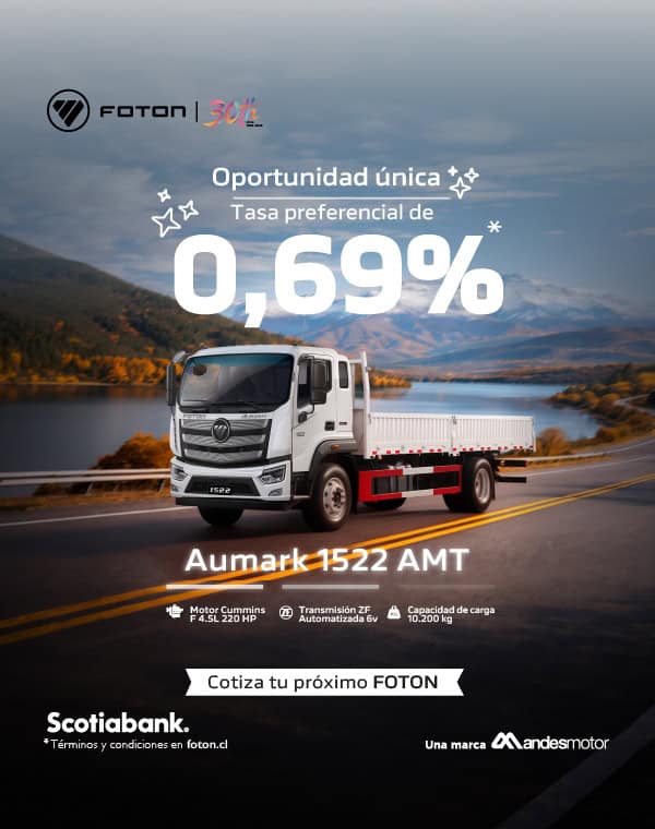 Camión Foton en carretera con paisaje montañoso de fondo.