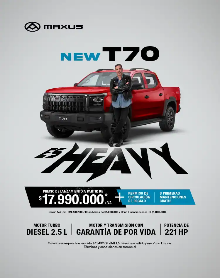 Camioneta Maxus T70 nueva en exhibición con persona frente a ella.