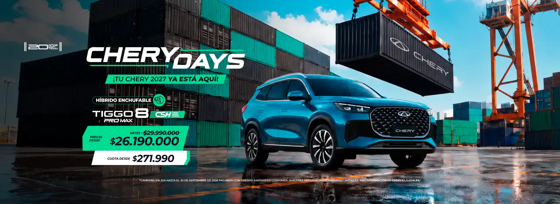 Nuevo Chery Tiggo 8 en puerto con contenedores y grúa de fondo.