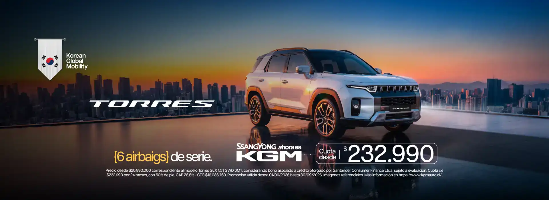 Nuevo KGM SsangYong Torres en ciudad al atardecer.