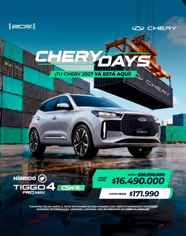 Nuevo Chery Tiggo 4 Pro Max en puerto con contenedores y grúa.