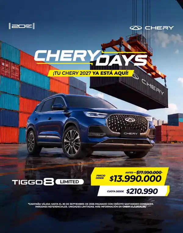 Vehículo Chevrolet Tiggo 8 en promoción en puerto de contenedores.
