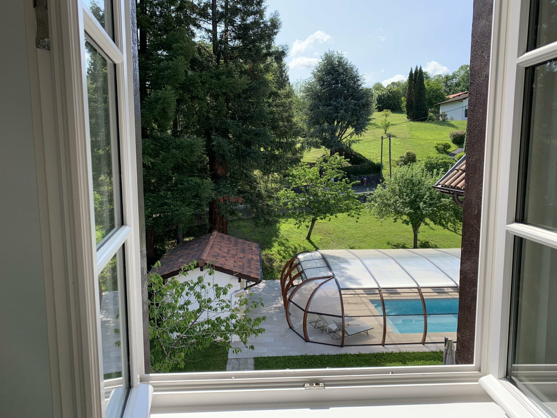 La Piscine vue des Chambres • Villa Harriet