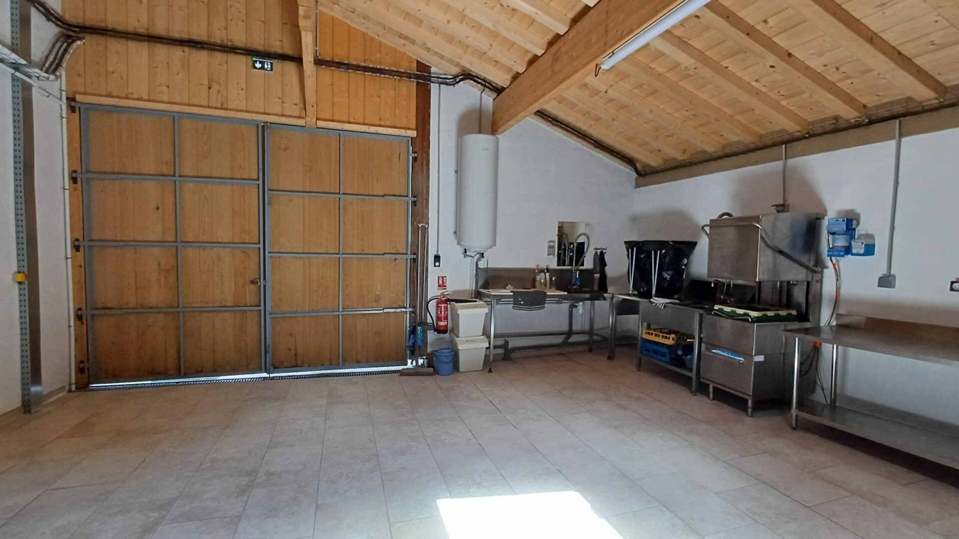 Plonge et Plan de travail Cuisine Vue 1 • Domaine Villa Harriet ©