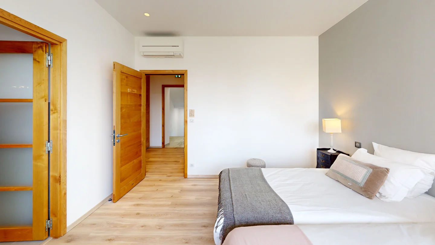 Arroxa Vue 2 • Chambre Villa Harriet ©