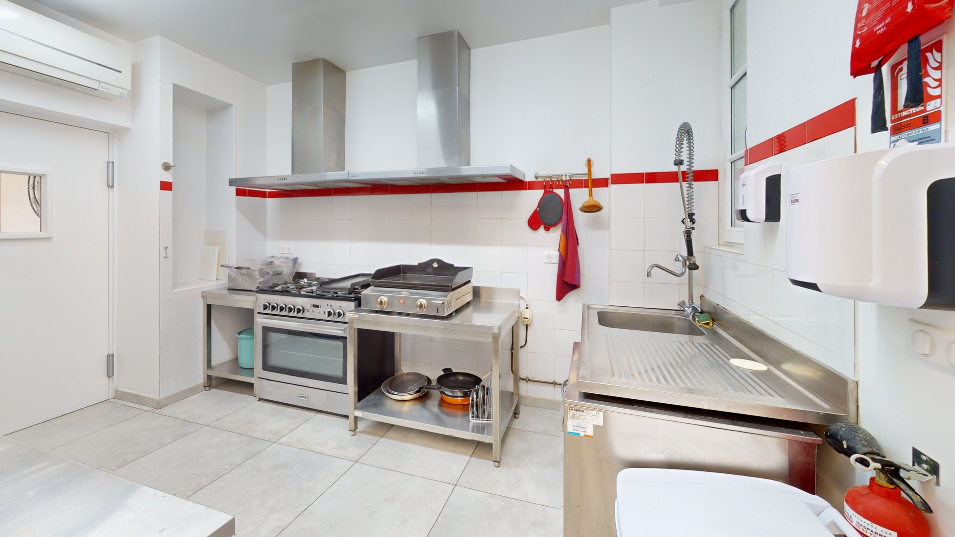 Cuisine Pro Vue 1 • Villa Harriet ©