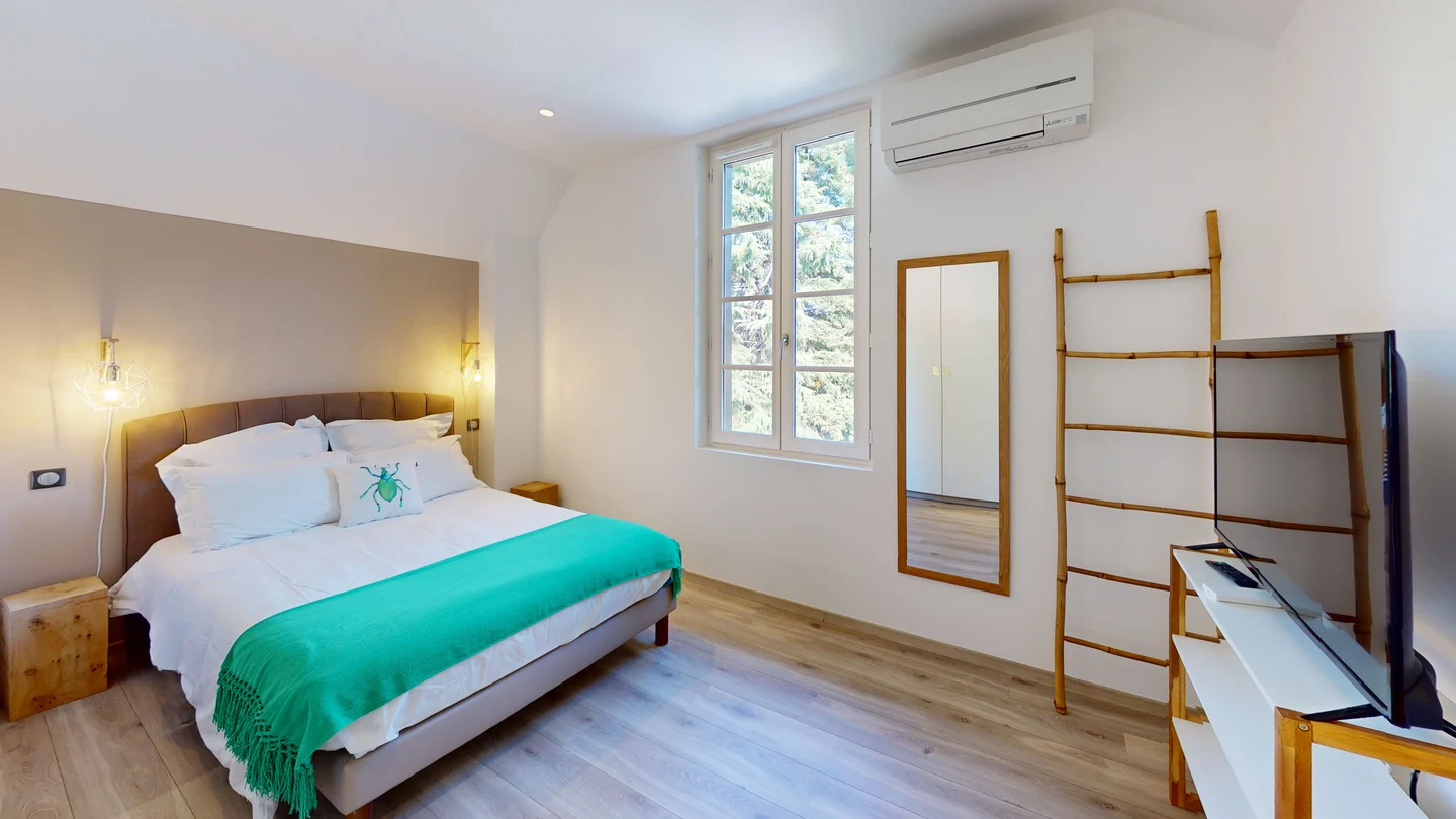 Polita Vue 1 • Chambre Villa Harriet ©