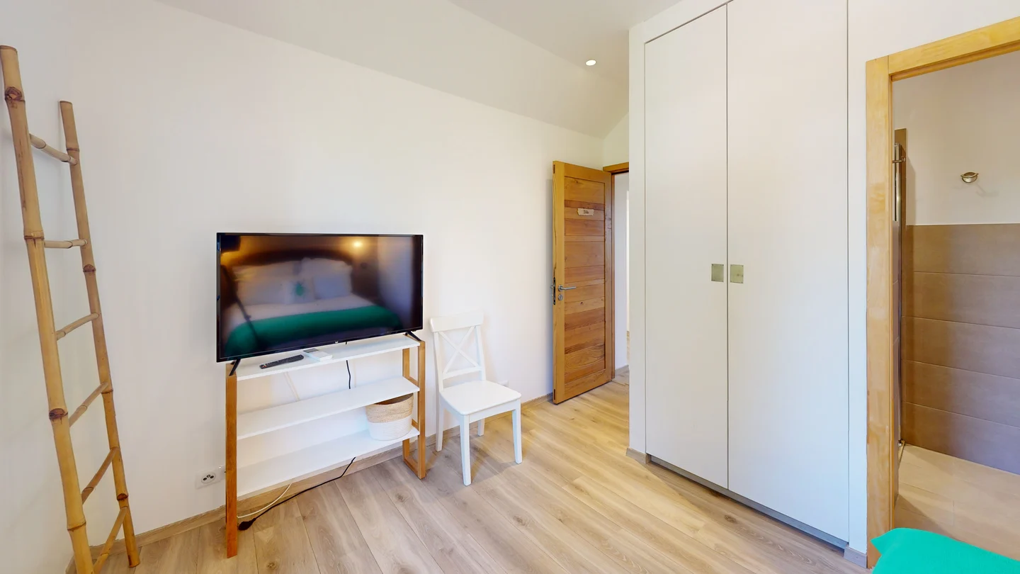 Polita Vue 2 • Chambre Villa Harriet ©