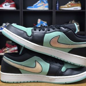 Jordan 1 Low SE Tropical Twist A7 - Image 3