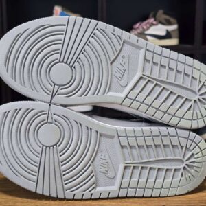 Jordan 1 Mid Light Smoke Grey B11 - Image 2