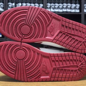 Retro Chicago Jordan 1 (2015) C15 (New) - Image 2