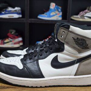 Stylish Jordan 1 Retro High Dark Mocha E5