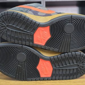 Nike SB Dunk Low Black Rough Green F5 - 画像 (2)