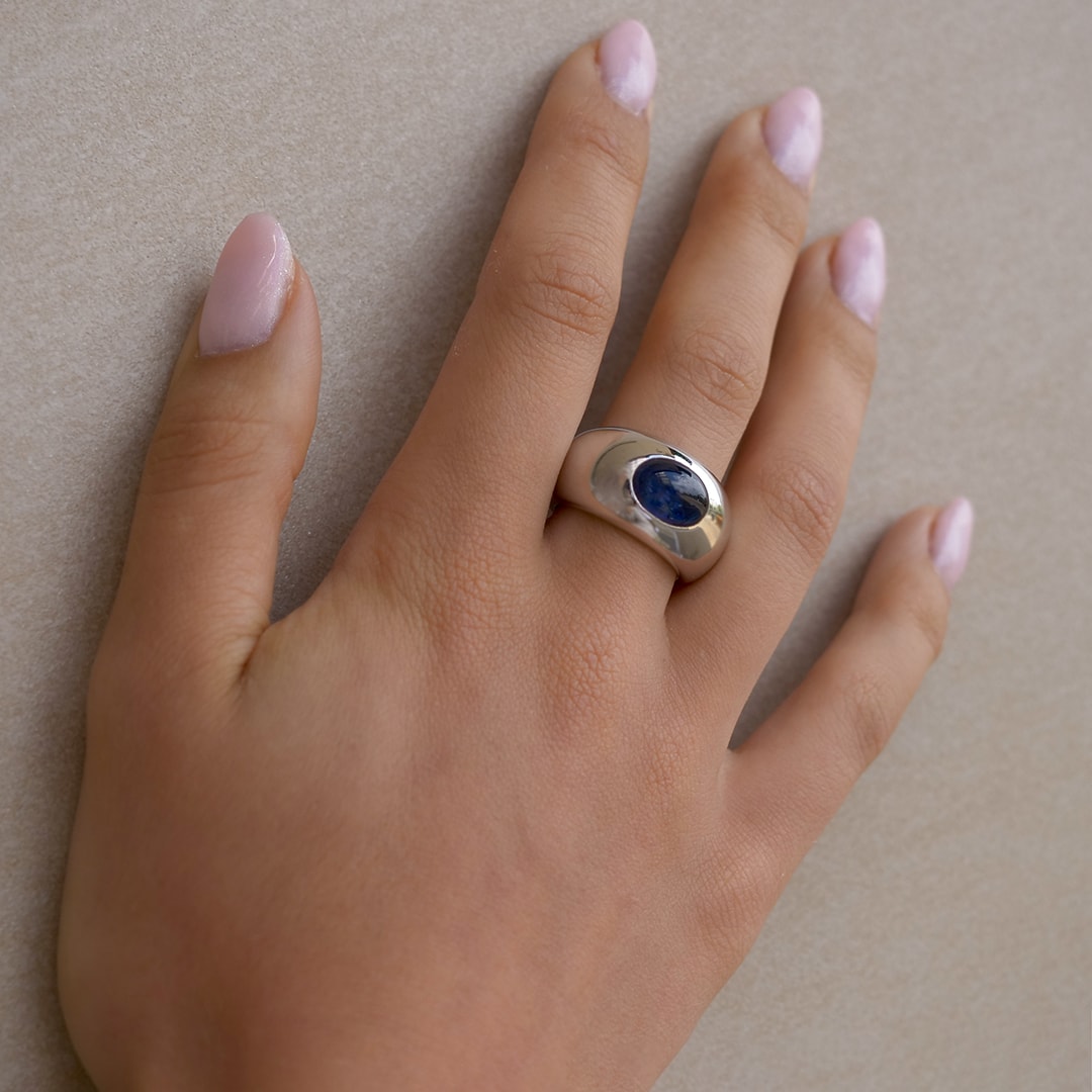 Schmuck: Saphir Ring Cabouchon Weißgold Gr. 55 aus 750 Weißgold von Last Pieces