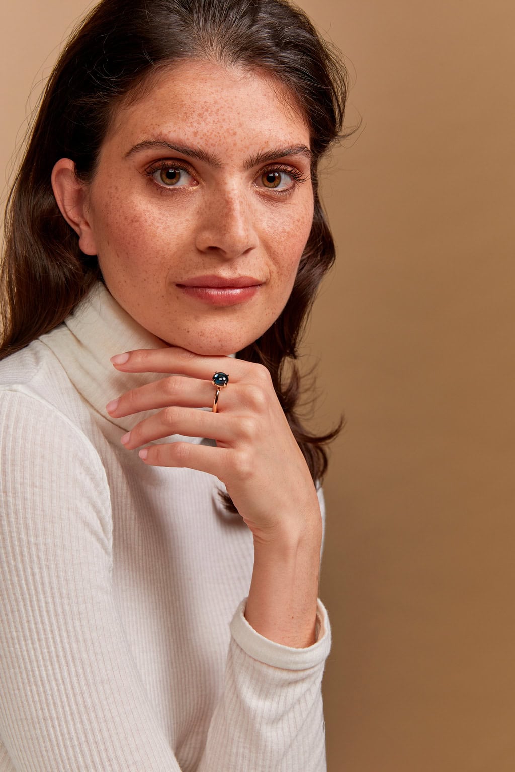 Schmuck: Bron Catch Farbstein Ring Roségold aus 750 Roségold von Bron