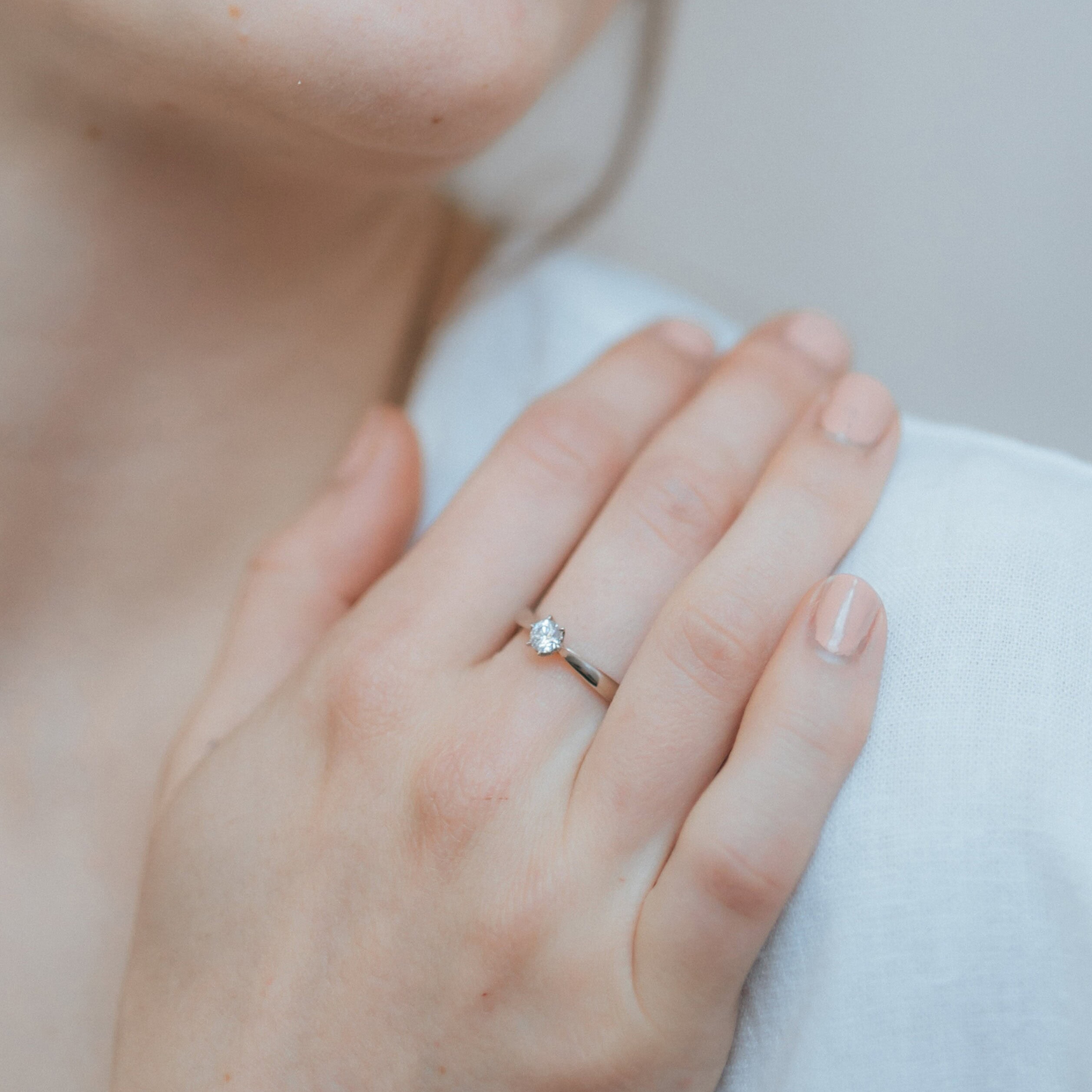 Schmuck: Solitär-Ring aus Platin mit 0,25 ct Brillant aus 950 Platin von Hans D. Krieger