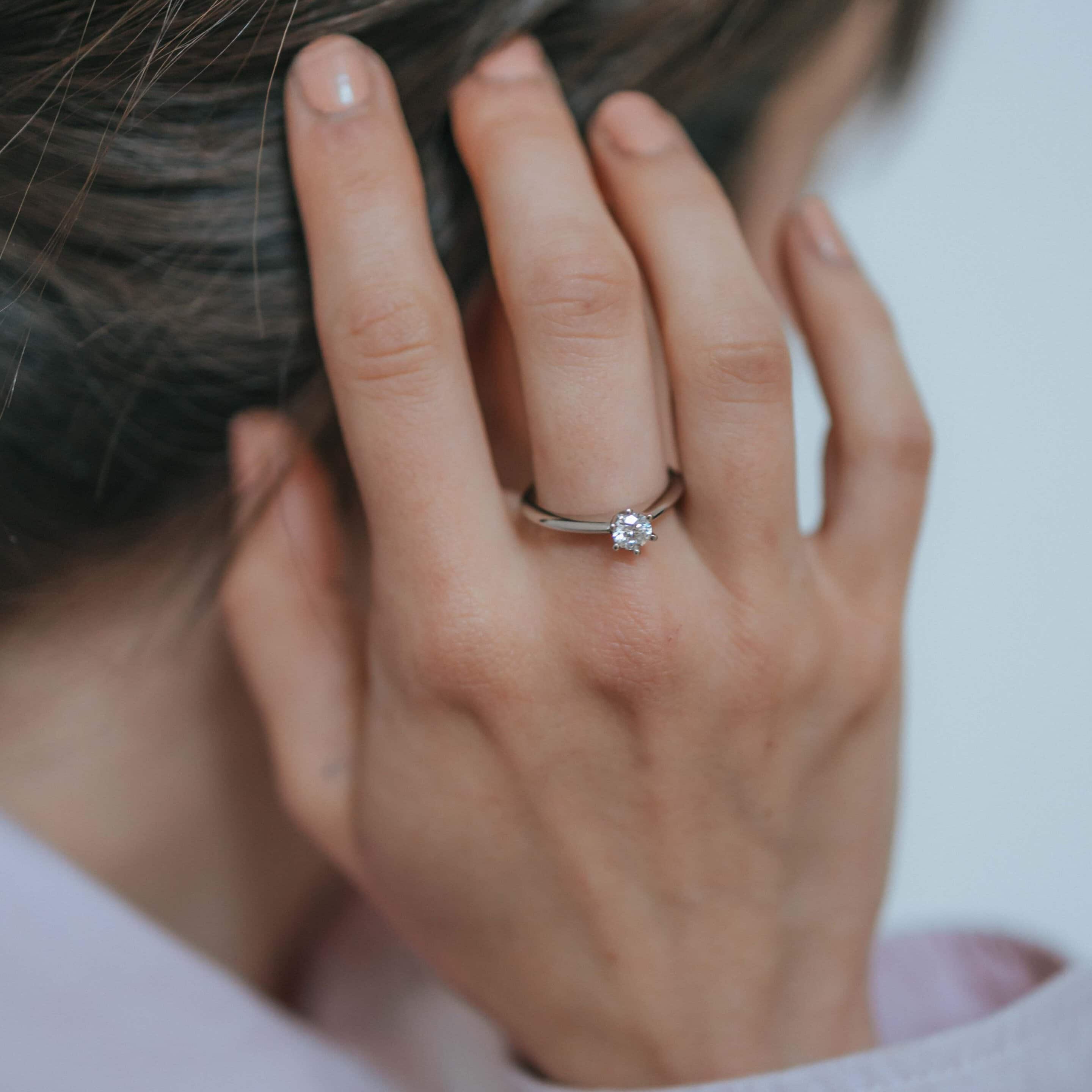 Schmuck: Solitaire-Ring aus 950 Platin mit 0,40 ct Brillant, Größe 54 Hans D. Krieger aus 950 Platin von Hans D. Krieger