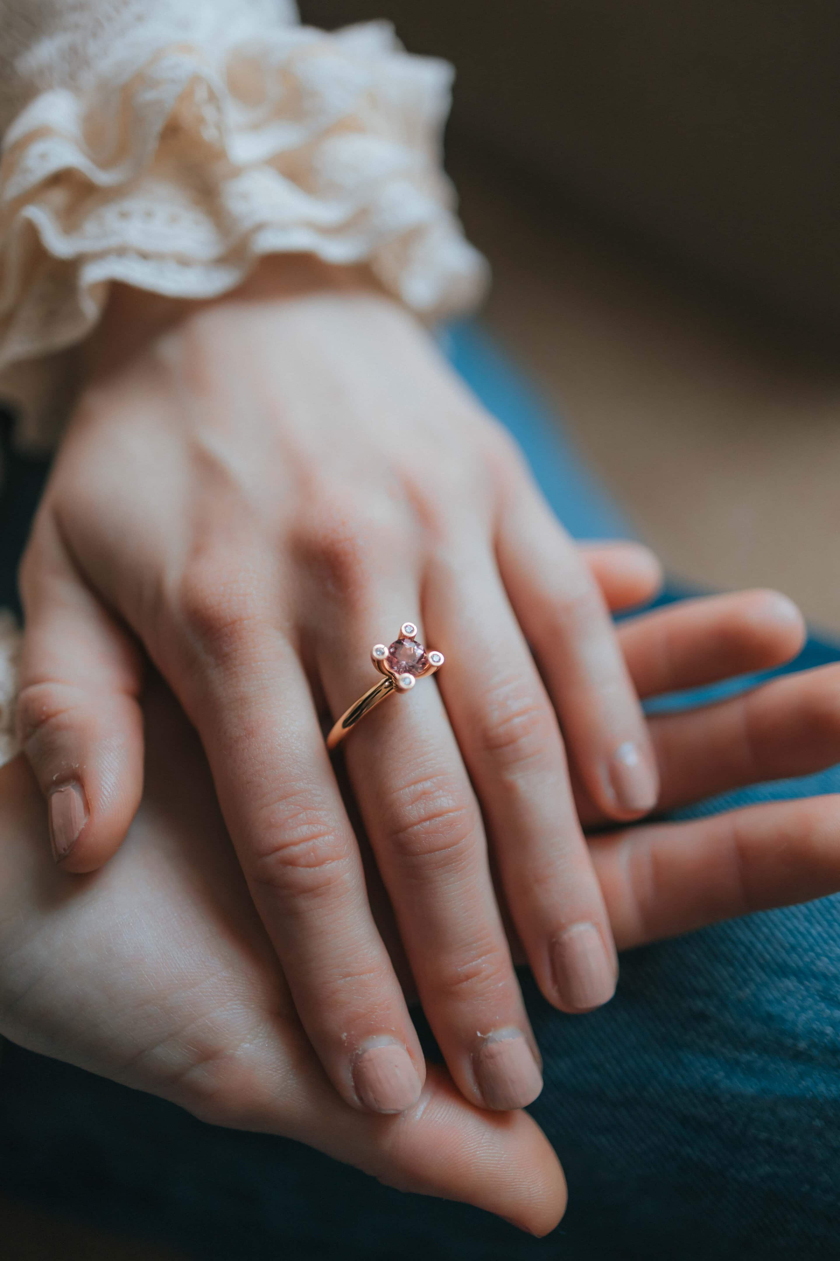 Schmuck: Phlox Ring Roségold W54 aus 750 Roségold von Bron