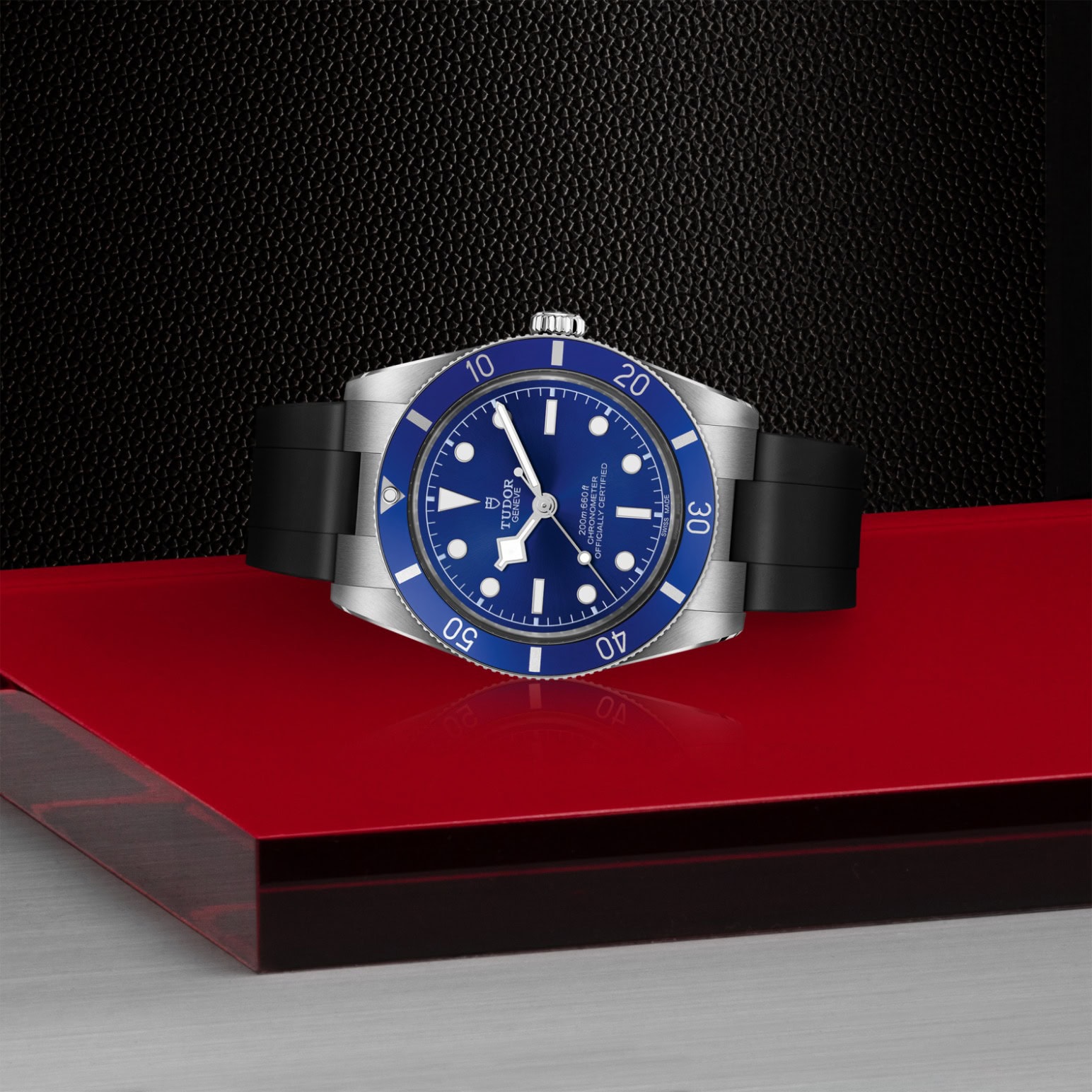 TUDOR Black Bay 54 in Edelstahl (M79000B-0002) Uhr bei Juwelier-Eckstein