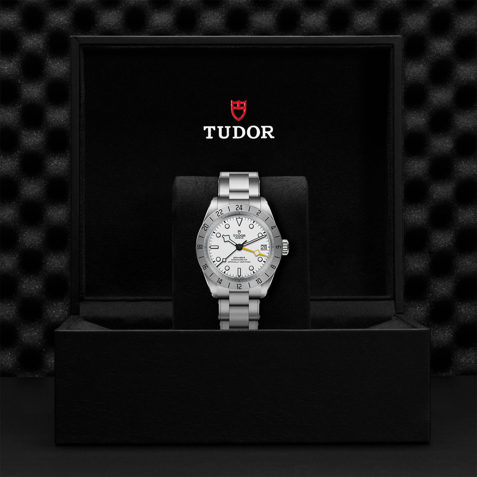 TUDOR Black Bay Pro in Edelstahl (M79470-0004) Uhr bei Juwelier Leo Link