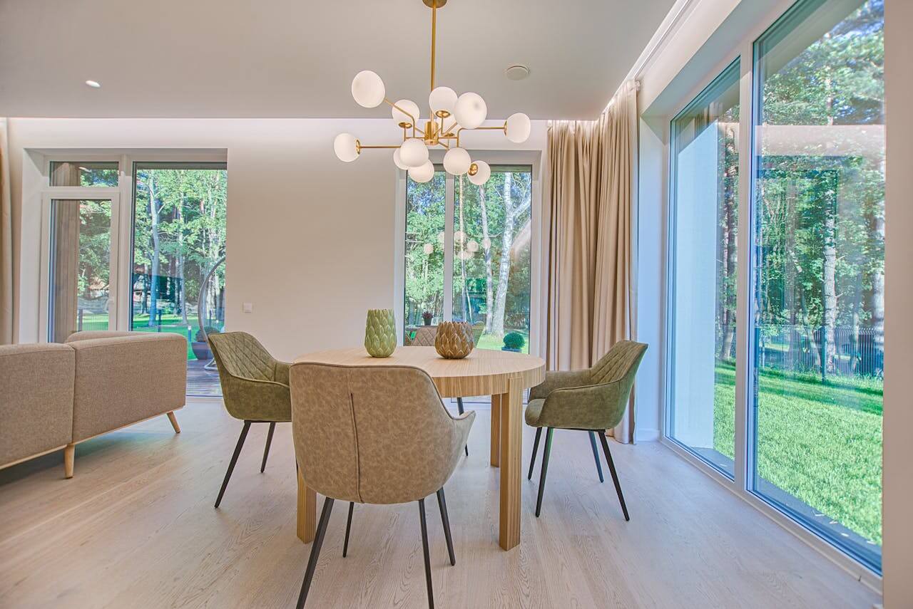 modern dining room window treatment ideas