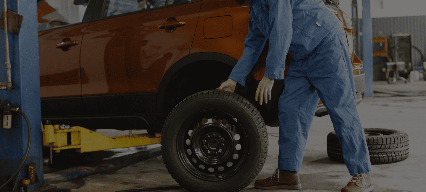 Auto repair service bay at Advanced Auto Clinic in Niagara Falls