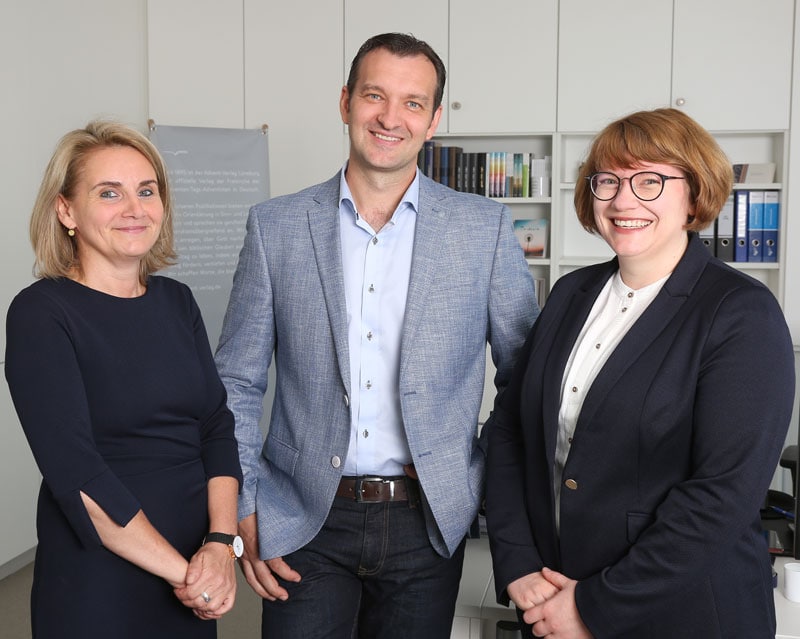 Innovative advent-verlag Buchverlagsteam, professionelle Autoren und Verlage, hochwertige religiöse Literatur, christliche Kalender und Adventskalender, christliche Produkte, bundesweite Buchpublikation.