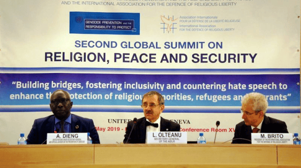 Mehrere Experten diskutieren auf einer internationalen Konferenz zu Religionsfreiheit, Frieden und Sicherheit, um Brücken zu bauen, inklusive Vielfalt zu fördern und Hassreden zu bekämpfen.