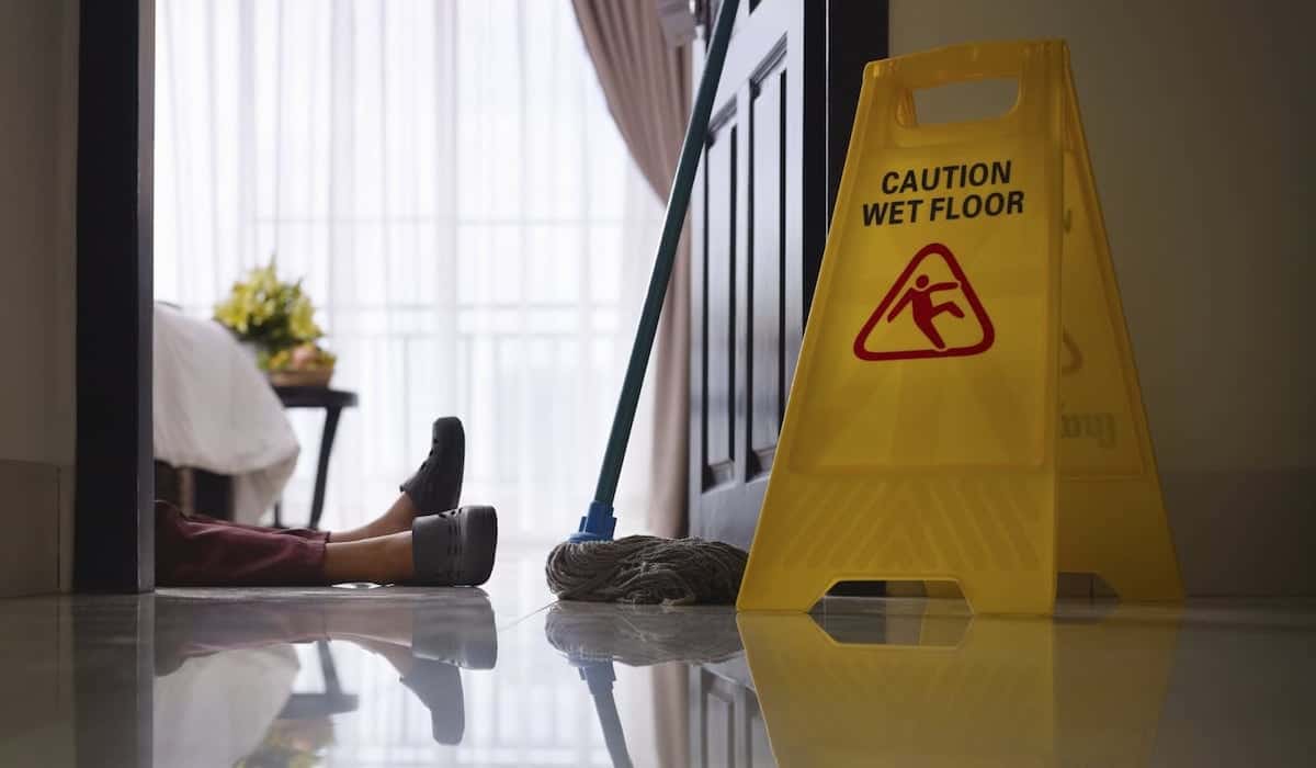 slip-and-fall-woman