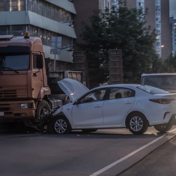 Semi Truck Accident Lawyer 1