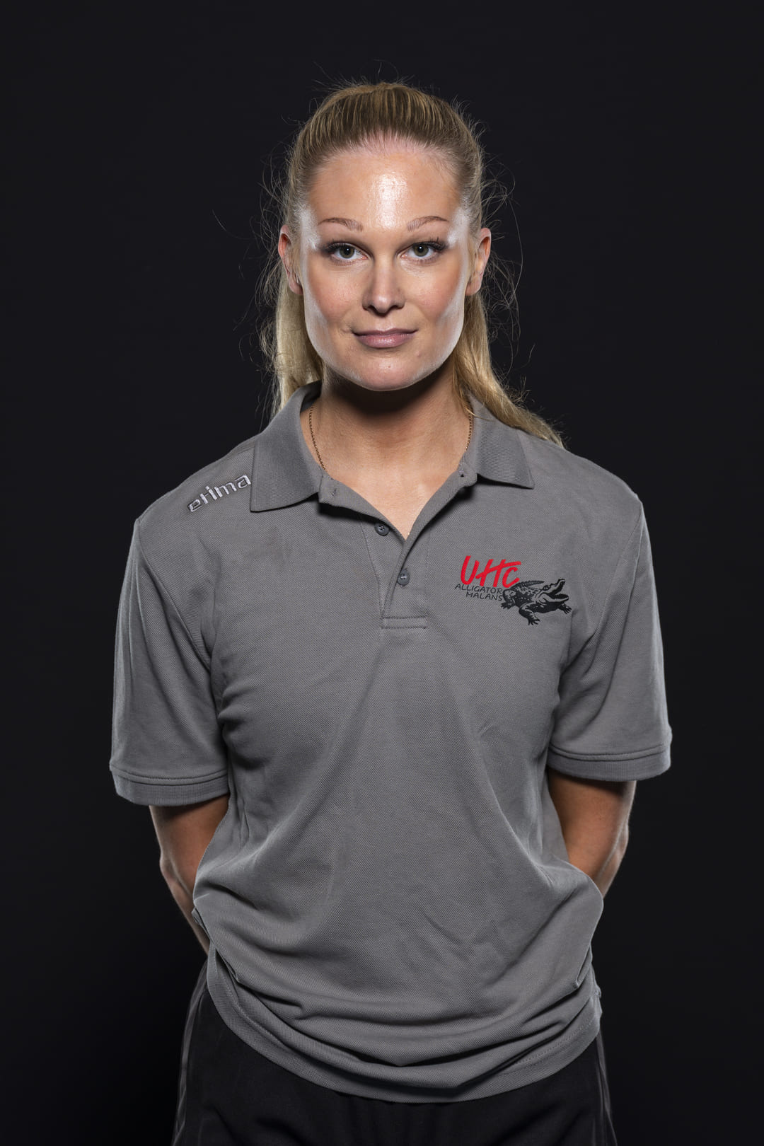 https://spcdn.shortpixel.ai/spio/ret_img+q_cdnize+to_auto+s_webp:avif/alligatormalans.ch/wp-content/uploads/2026/08/Ilona-Huovinen_Physio_L-UPL_UHC-Alligator-Malans_Saison-2026-2027_01.jpg