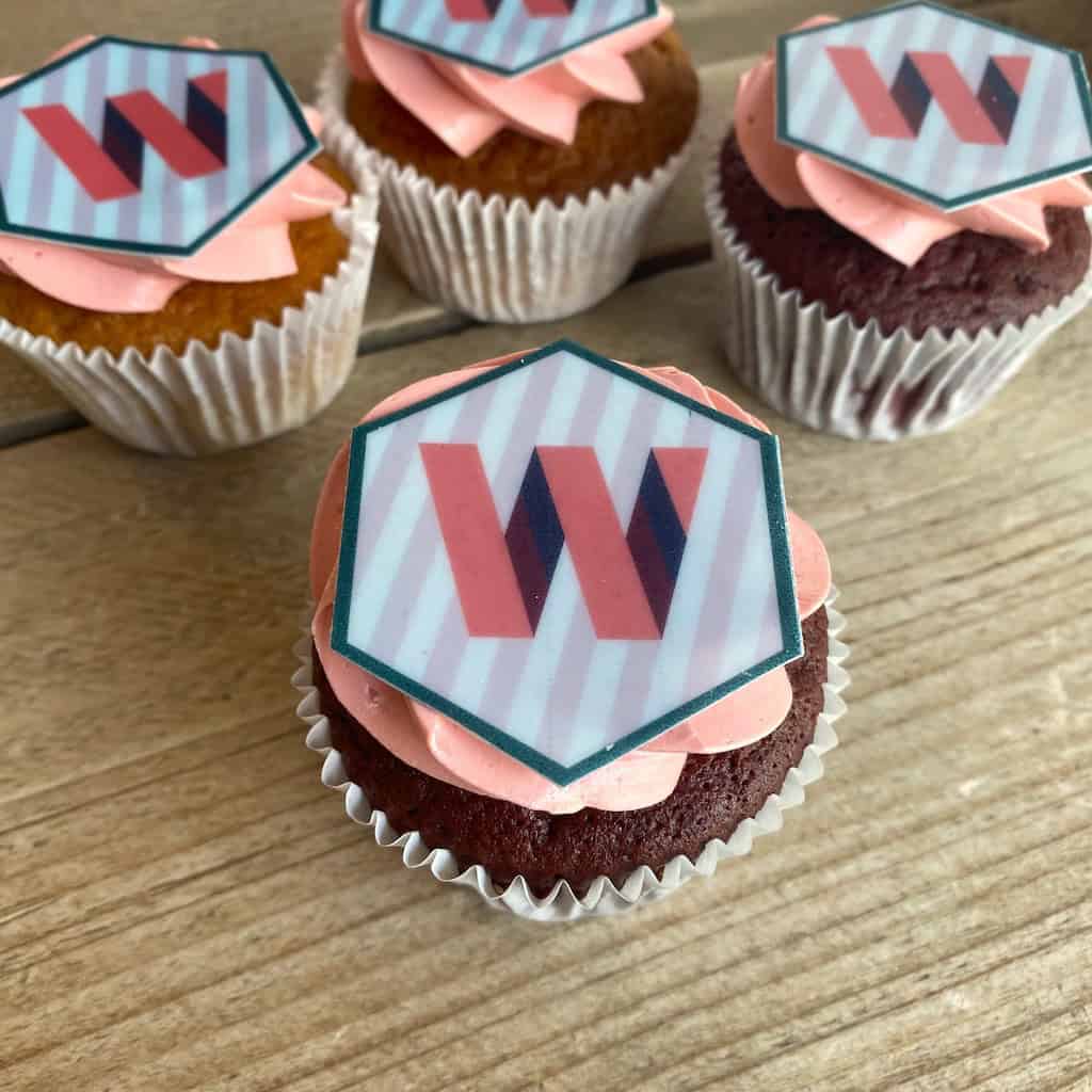 logo cupcakes