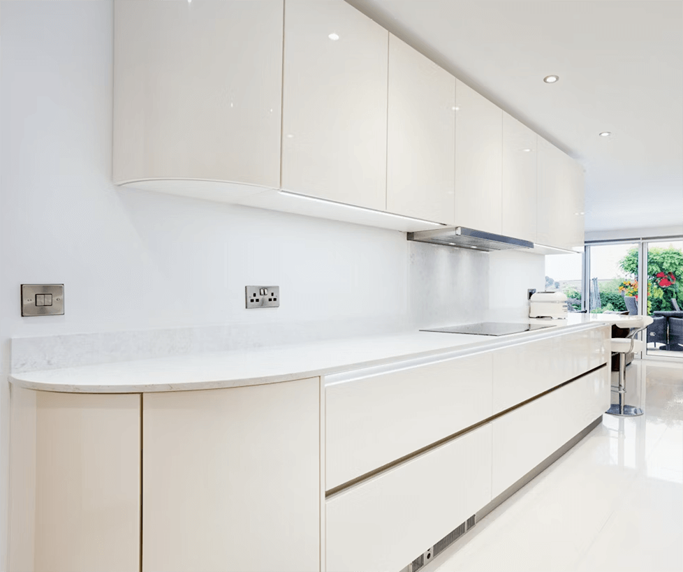 Silestone Lusso kitchen countertop sample, elegant white quartz with subtle veining for a luxurious kitchen design