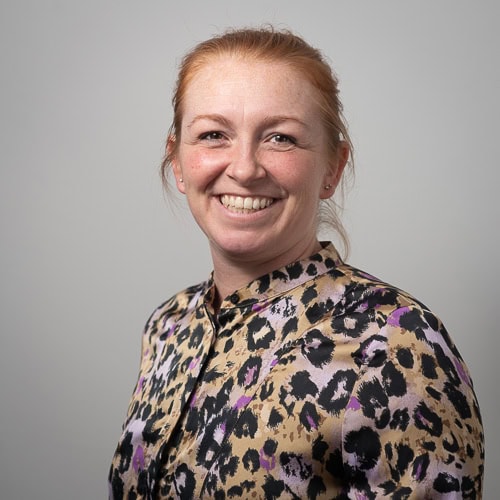 Kate Walton, osteopath at Ashgrove Health Clinic in Higham Ferrers, focused on personalised musculoskeletal care.