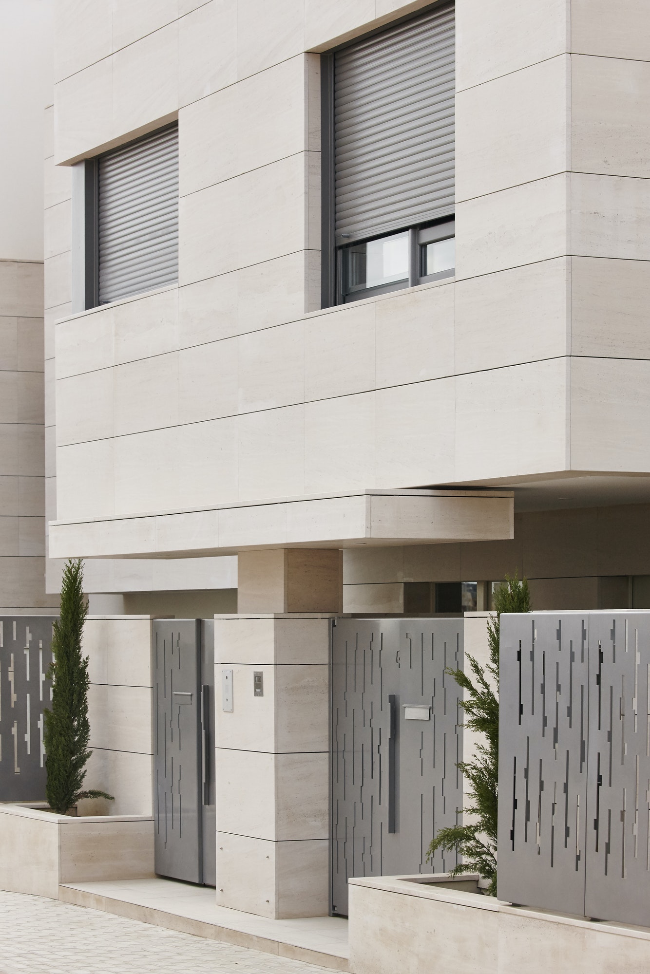 Modern Residential Building Icon