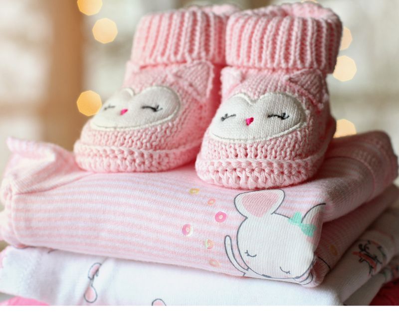 how to fold baby clothes

