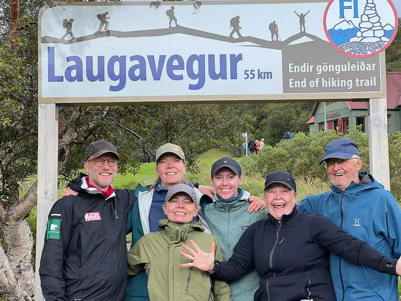 Laugavegur en glad gruppe i mål