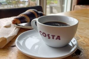 En kop kaffe og en kage