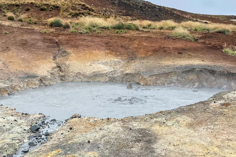 Boblende hot geotermiske aktivitet
