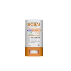 بوباى صن سكرين ستيك SPF50 – واقي شمس عالي الحماية سهل الاستخدام. Bobai Sunscreen Stick SPF50+ – 20g, high-protection sunblock stick, portable and easy to apply.