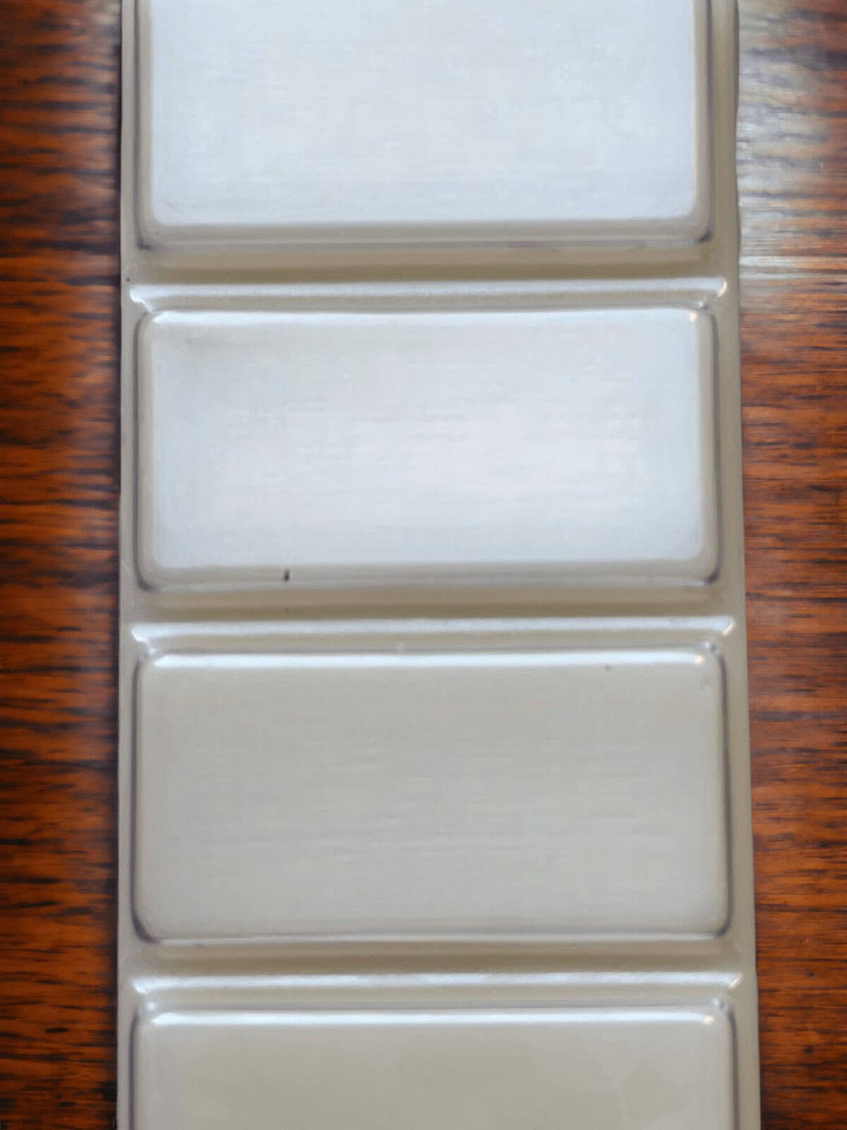 Vanilla Santal Scented Soy Wax Melts - Image 4