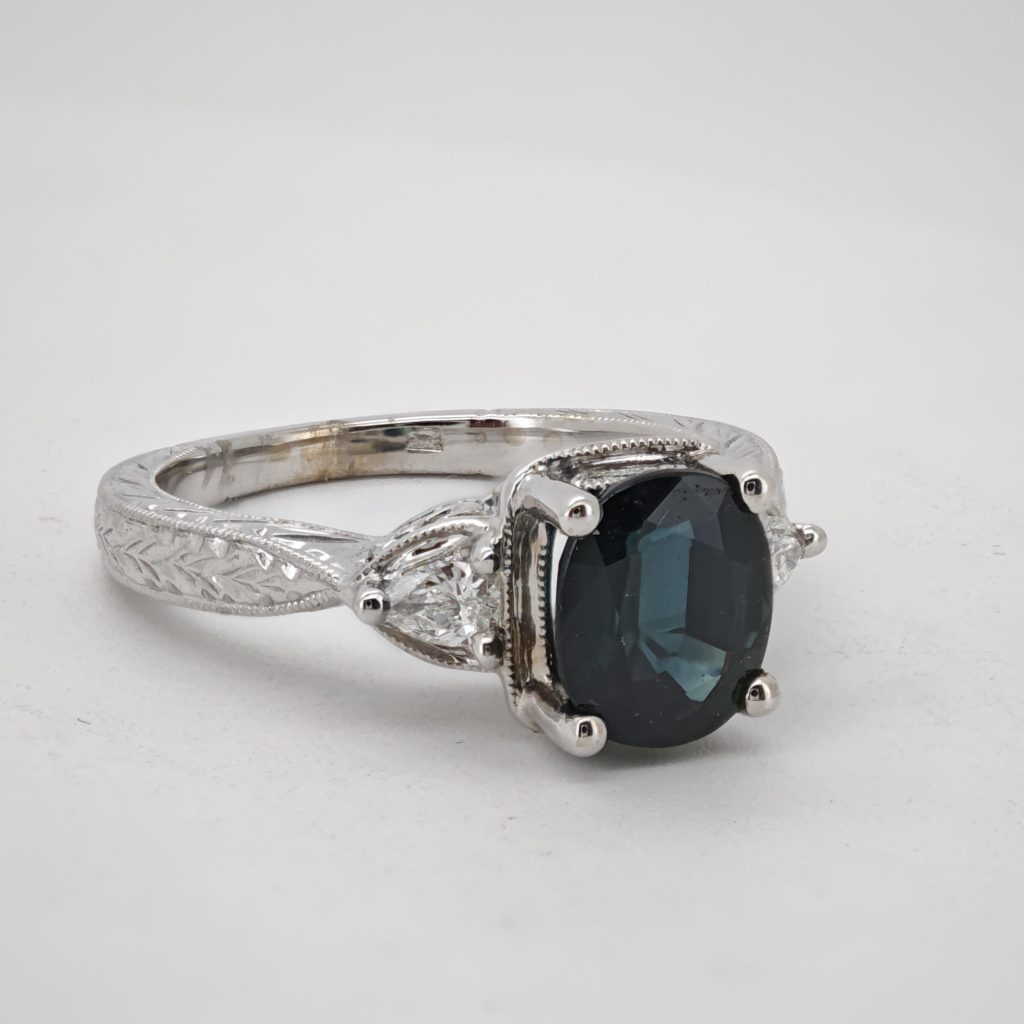inel aur 14k cu diamante si safir 2.57ct