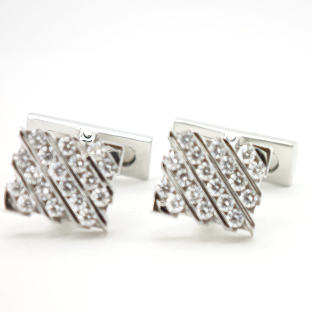 butoni aur 18k cu diamante asprey